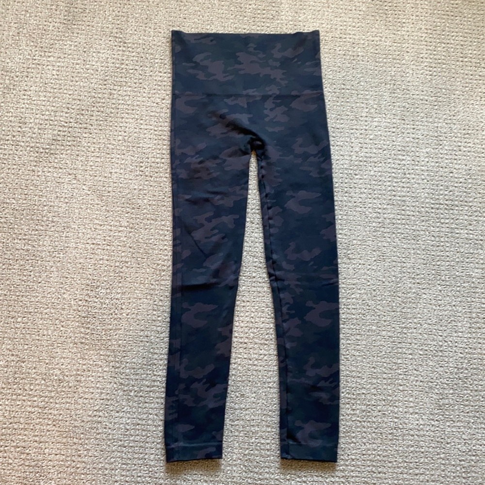 Spank Camo leggings. Size med